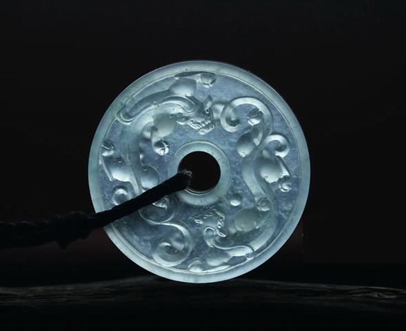 翡翠雕刻玉璧